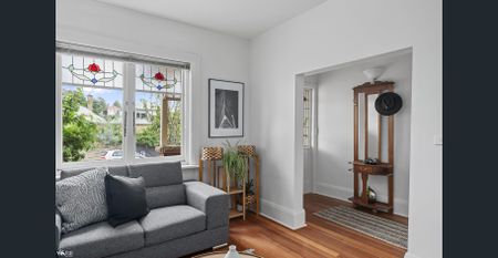 Character Home, Great Location - Photo 2