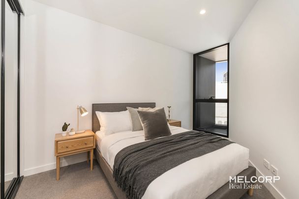 LUXURIOUS 1 BEDROOM AT AURORA TOWER – FURNISHED - Photo 1