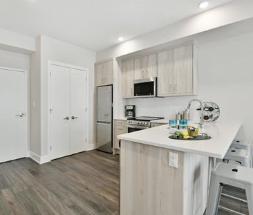 16 Champagne Avenue South - 202 - Photo 6