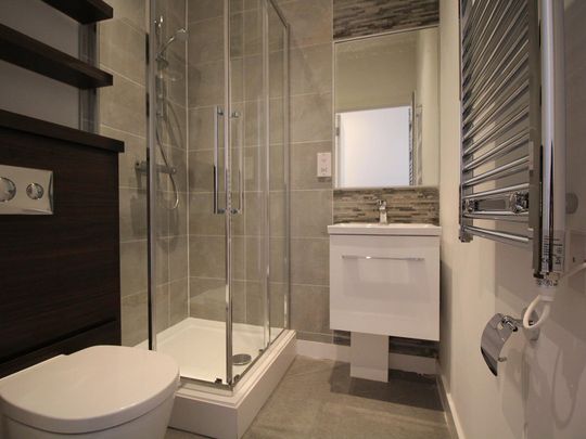 Apt 3, Park Square Residence - Photo 1