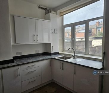 3 bedroom terraced house to rent - Photo 4