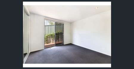 Modern Townhouse in a Prime Location - Photo 3