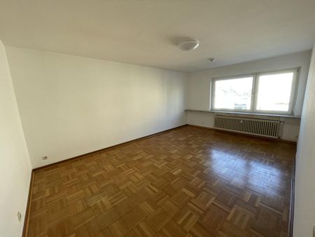 RIIIEEESIEGE WG-Wohnung - WOW! 6 Zimmer, Küche, 2 Bäder, großer Flur - Nähe UKGM, Frankfurter Str. 77, Gießen - Photo 3