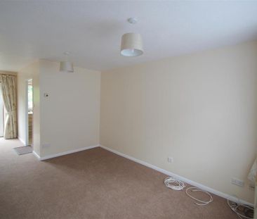 2 bedroom end of terrace house to rent - Photo 1