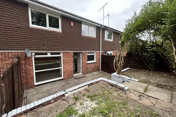 Davison Close - Photo 1