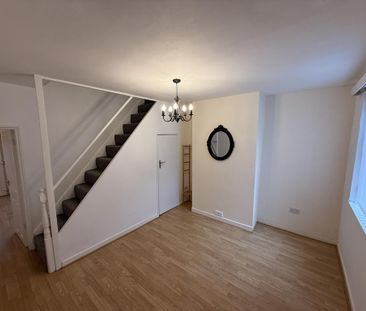 2 bedroom terraced house to rent - Photo 2