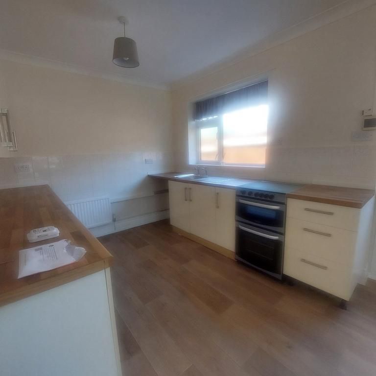 1 bedroom detached bungalow to rent - Photo 1