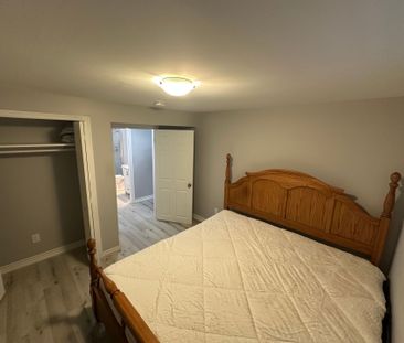 For Lease - 287 Sixteen Mile Drive, Oakville, Ontario - Photo 3