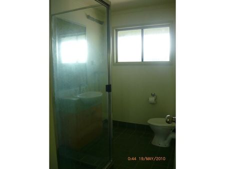 7/108-109 The Strand, North Ward - Photo 4