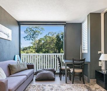 Spacious & Convenient Studio Apartment - Photo 1