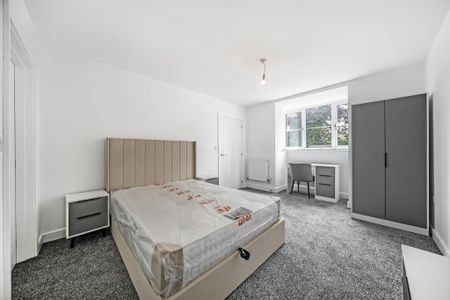 4 bedroom link detached house to rent - Photo 2