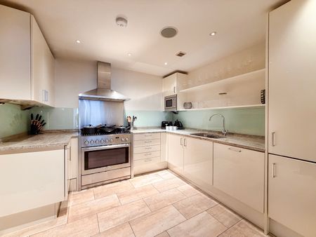 Young Street, W8, London - Photo 2