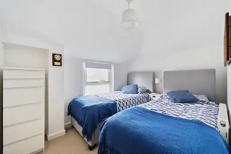 New Row, Falmouth, TR11 - Photo 3