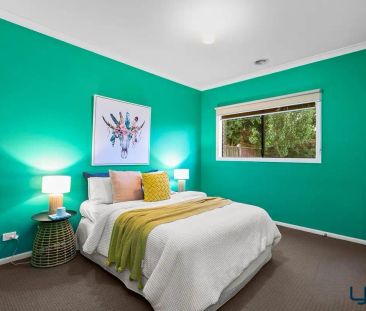 22 Tanoa Crescent, Point Cook VIC 3030 - Photo 5