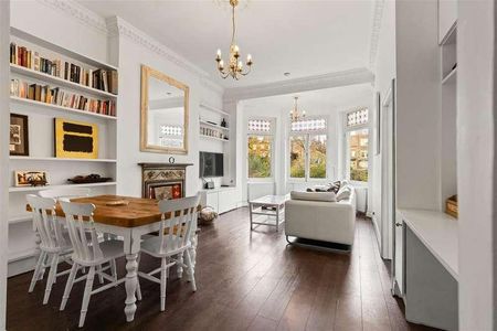 Greencroft Gardens, South Hampstead, NW6 - Photo 2