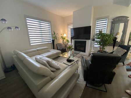 For Lease - 3355 Willguard Court, Niagara Falls, Ontario - Photo 2