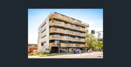 First floor 2 Bedroom Apartment, just moments to shops and local amenities - Photo 4