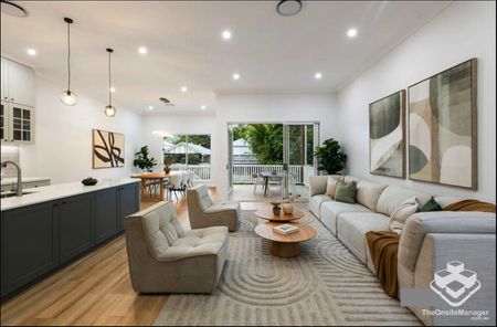 Family Retreat in the Heart of Tarragindi - Photo 5