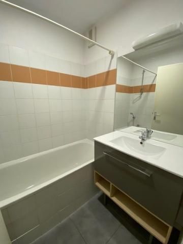 Appartement meublé à louer - 2 pièces - 33 m² - Photo 3