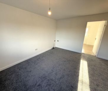 3 bedroom end of terrace house to rent - Photo 4