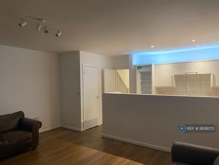2 bedroom flat to rent - Photo 3