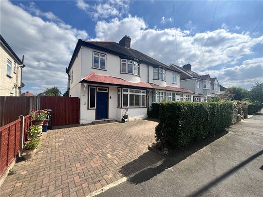 3 bedroom semi-detached house to rent - Photo 1