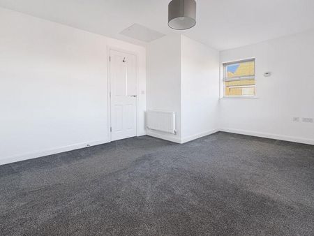 3 bedroom semi-detached house to rent - Photo 2