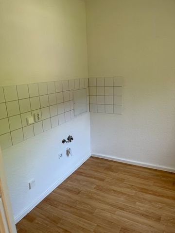 Altersfreundlich mit Aufzug! 1-Zimmer-Wohnung mit Balkon im EG - Photo 3