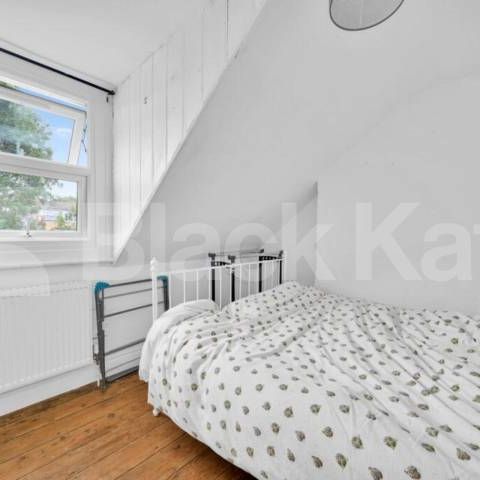 Spacious 6-Bedroom House – Perfect for Students & Professional Sharers - Photo 1