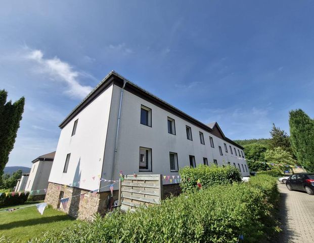 Ruhig wohnen im Grünen mit Einbauküche! - Foto 1