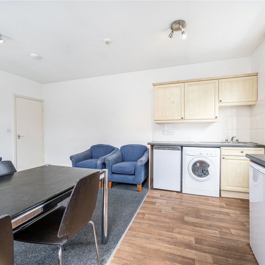 Fulham Palace Road, Bishops Park, SW6 - Photo 1