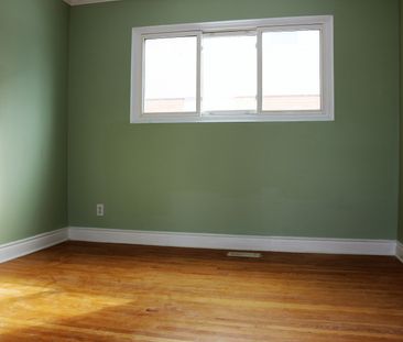 For Lease - 1000 Debra Avenue, Mooneys Bay - Carleton Heights and A... - Photo 2