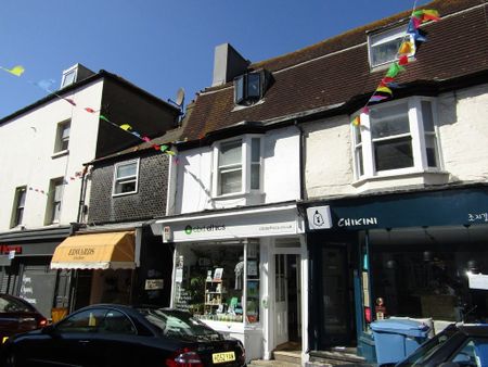 George Street - Photo 2