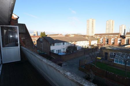 2 bedroom maisonette to rent - Photo 5