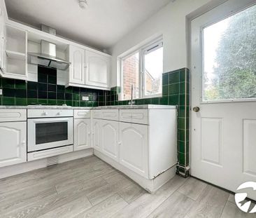 2 bedroom end of terrace house to rent - Photo 5