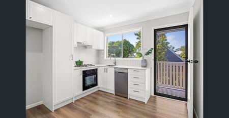 As-new Terrace Home with an Expansive Yard! - Photo 3