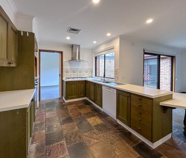 140 Centre Dandenong Road, Dingley Village VIC 3172 - House For Ren... - Photo 5