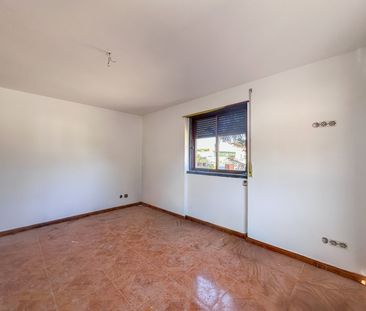 Apartamento T3 com Terraço para Arrendamento na Lagoa | Santo Isidoro - Photo 3
