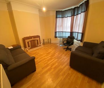 4 Bed Terraced House, Bevois Hill, SO14 - Photo 1