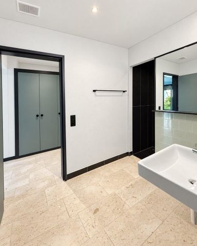 Stilvolle 3.5-Zimmer-Wohnung mit Terrasse und hochwertigem Ausbau! - Photo 3