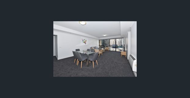 CBD Fully furnished 3 bed 2 bath, close to everything ! - Photo 1