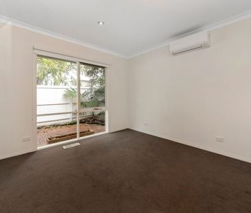 7 Wall Street, Beaumaris VIC 3193 - House For Rent | Domain - Photo 2
