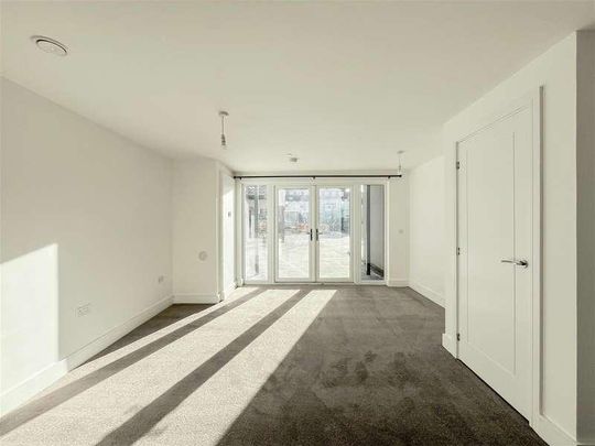 Martin Court, Hastings - Photo 1