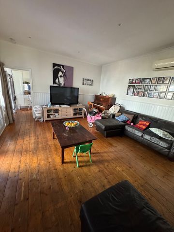 Cheltenham - Photo 2