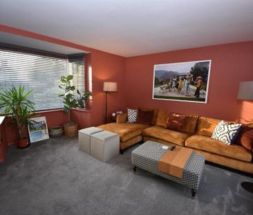 4 bedroom detached house to rent - Photo 2