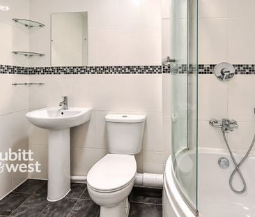 2 bedroom terraced house to rent - Photo 4