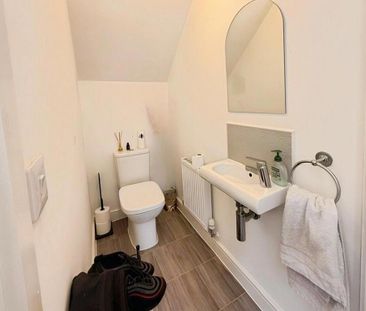 2 bedroom semi-detached house to rent - Photo 5