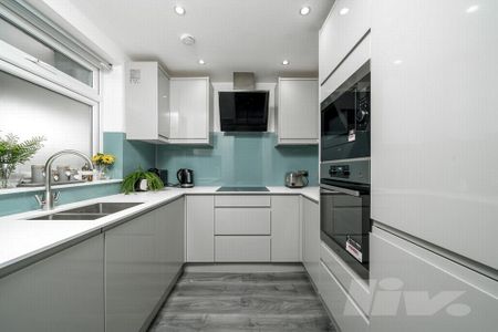 3 bedroom apartment to rent - Photo 2