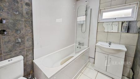 2 bedroom terraced house to rent - Photo 2