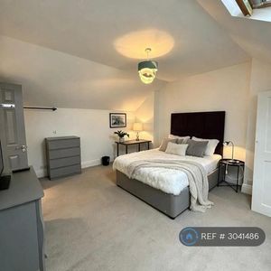 1 bedroom in a house share to rent - Photo 3